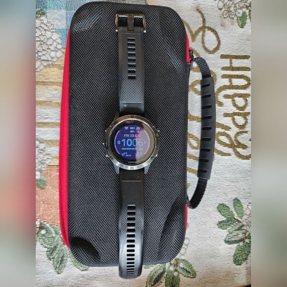 Garmin Fenix 5 - Picture 1 of 4